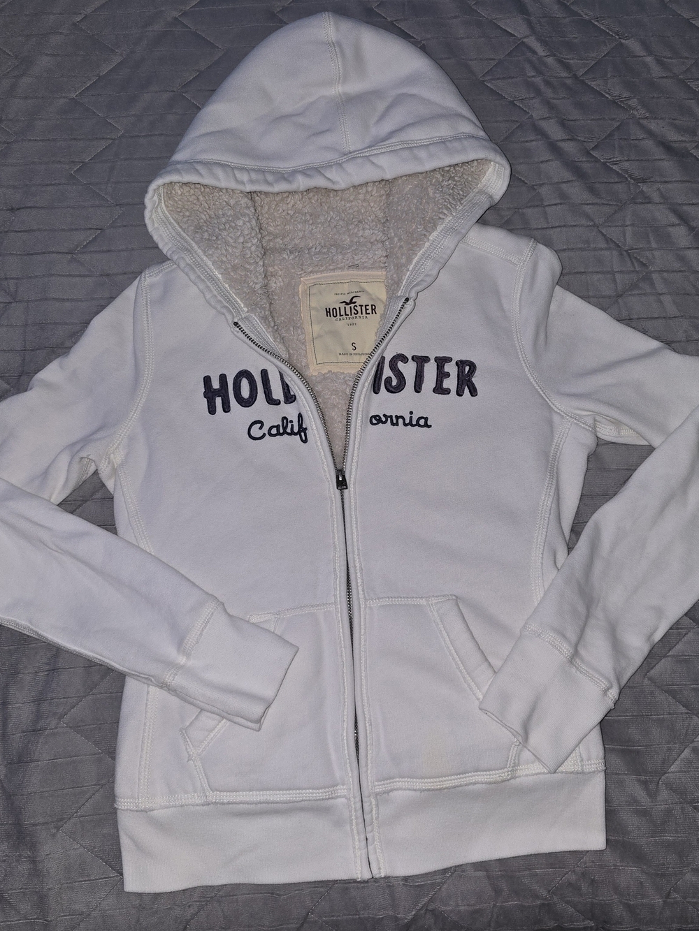 Hollister Women's White Fleece-Lined Zip Hoodie
